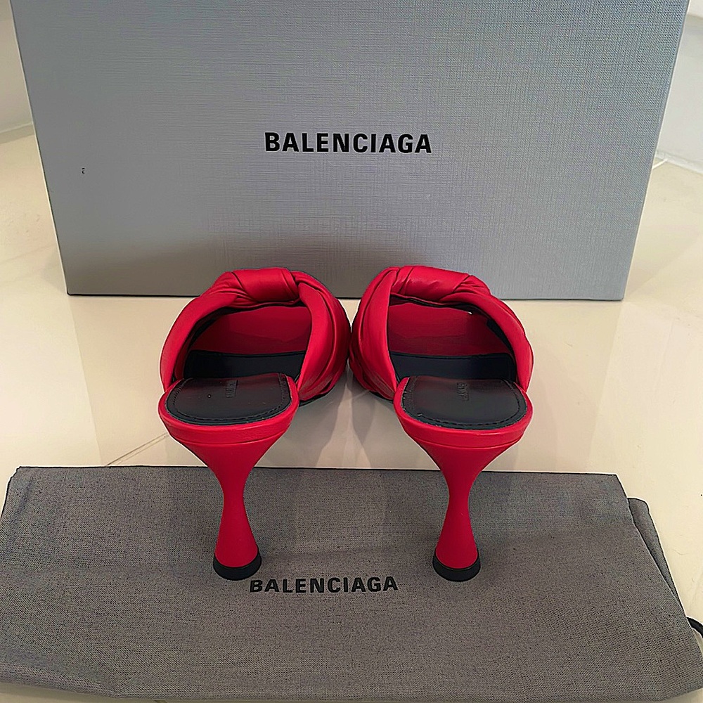 Balenciaga Drapy Sandal - Picture 2 of 8